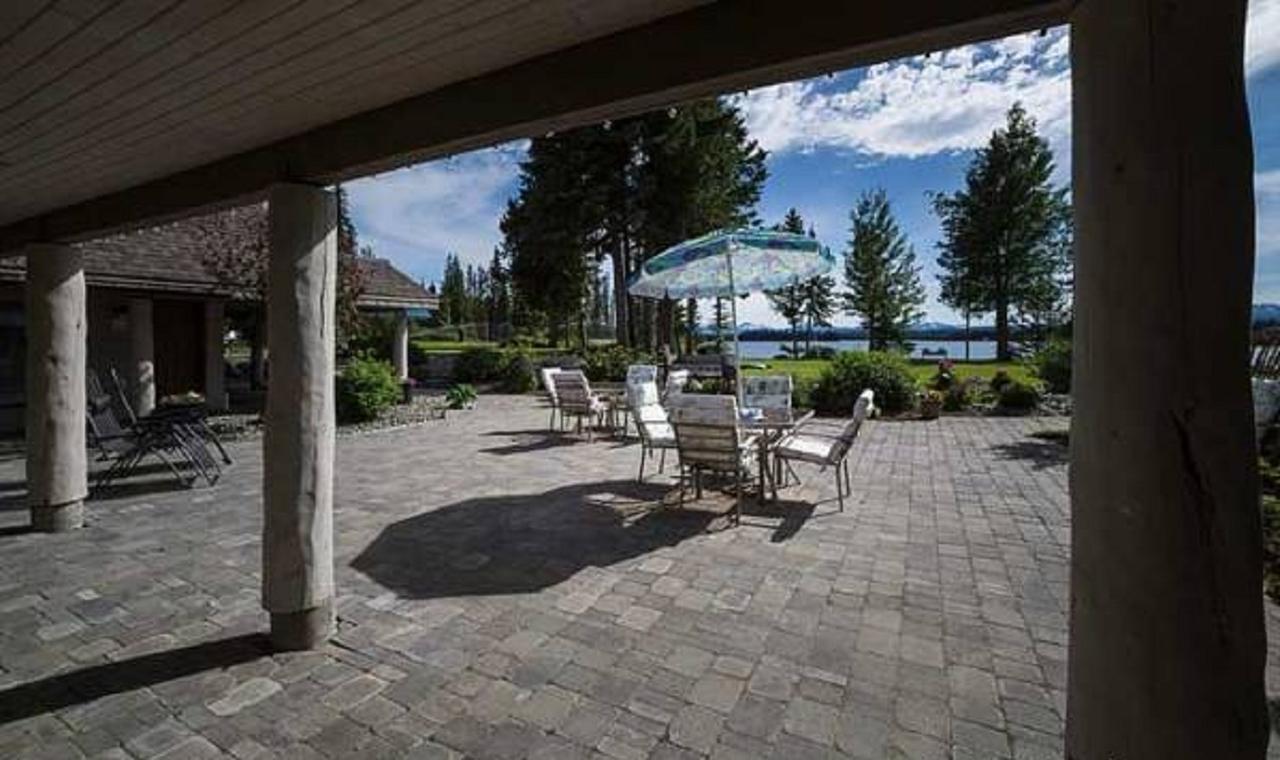 Retreat Wilderness Inn Nimpo Lake Exterior photo