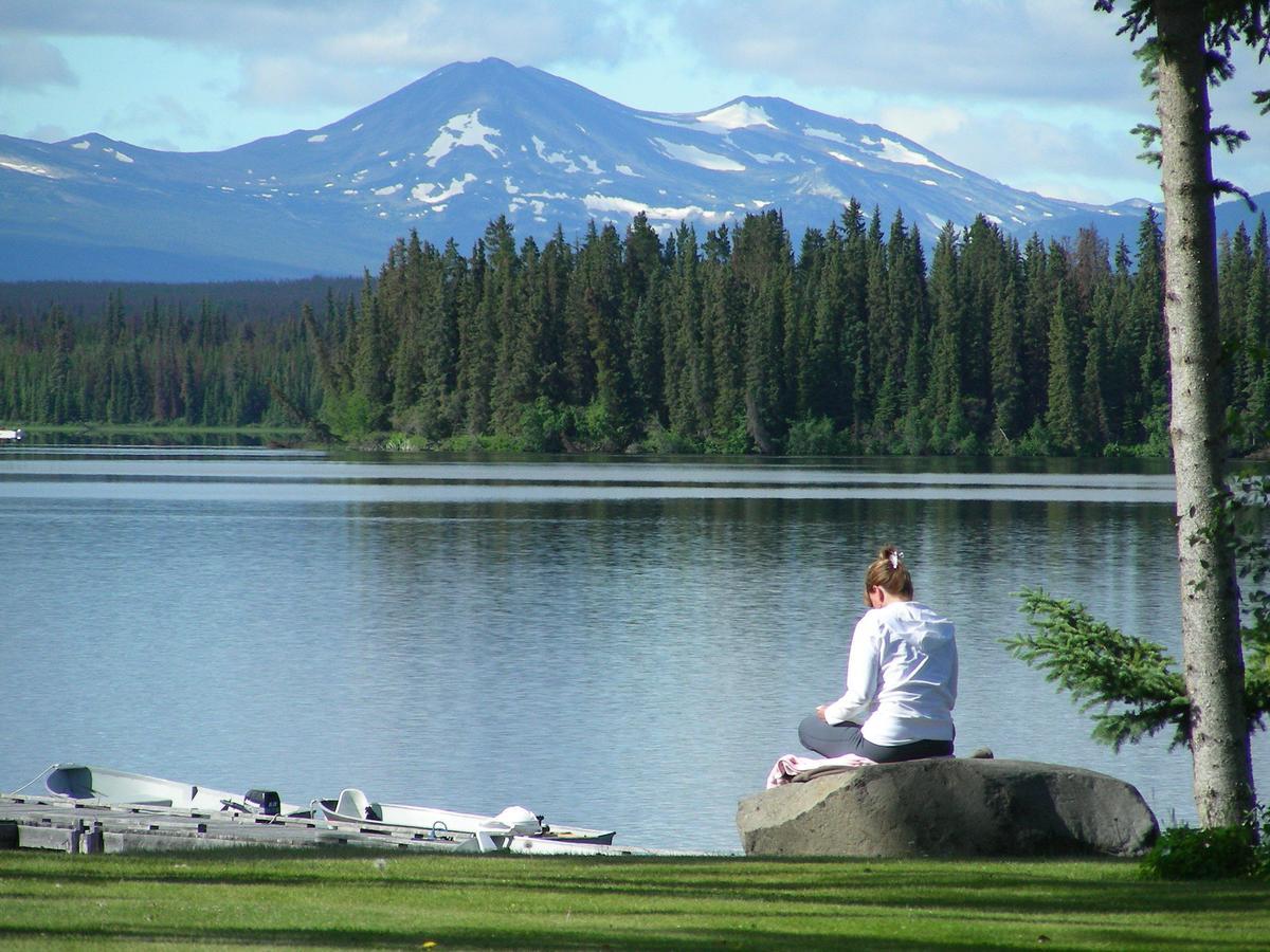 Retreat Wilderness Inn Nimpo Lake Exterior photo